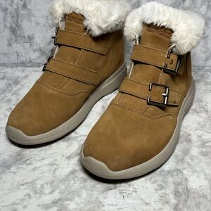 Skechers Womens On the GO City 2 Size 8.5 Suede Boots Winter Fling Brown Bootie